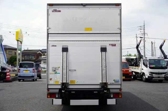 いすゞ エルフ 2RG-NPR88AN(2WD)の写真4