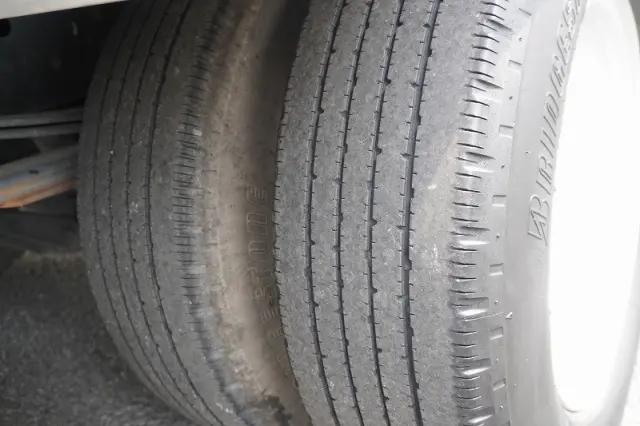 いすゞ エルフ 2RG-NPR88AN(2WD)の写真11