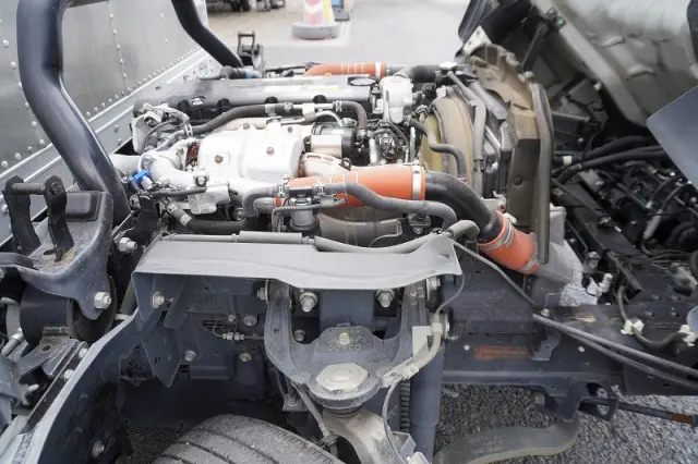 いすゞ エルフ 2RG-NPR88AN(2WD)の写真16