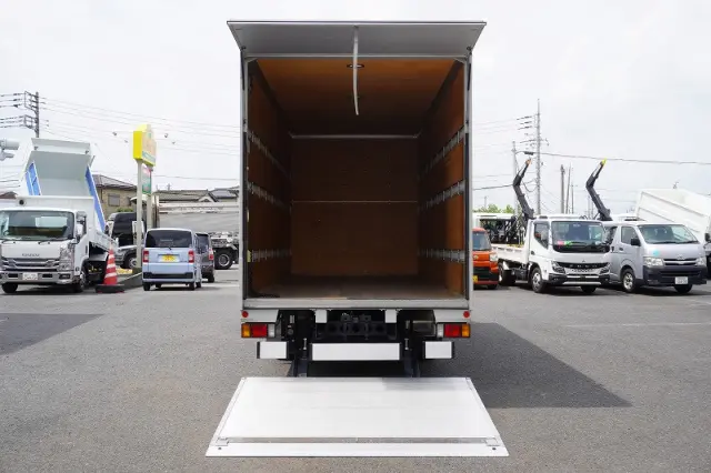 いすゞ エルフ 2RG-NPR88AN(2WD)の写真19