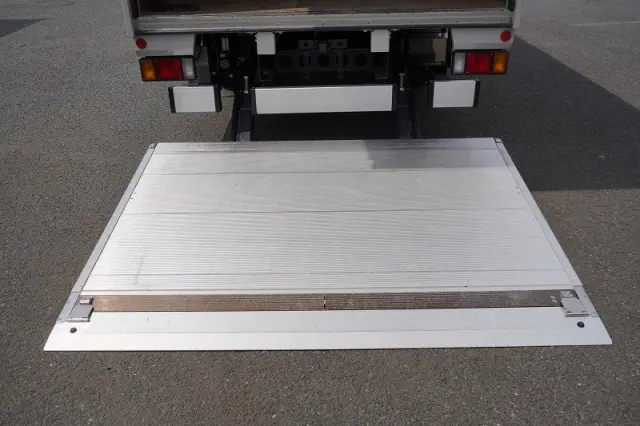 いすゞ エルフ 2RG-NPR88AN(2WD)の写真25