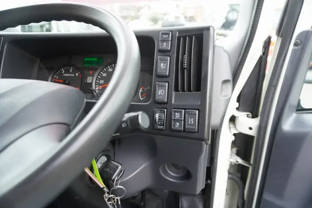 いすゞ エルフ 2RG-NPR88AN(2WD)の写真38