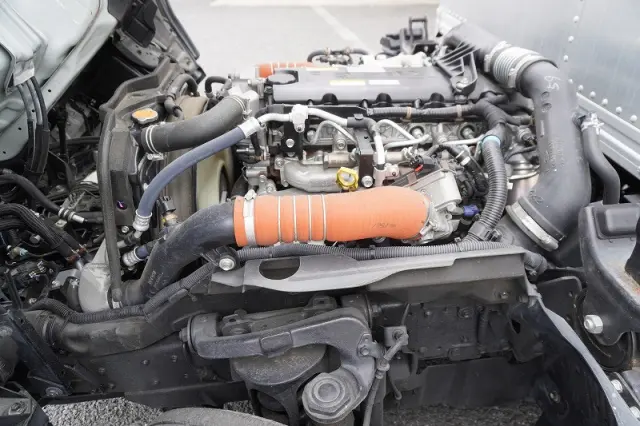 いすゞ エルフ 2RG-NKR88AN(2WD)の写真15