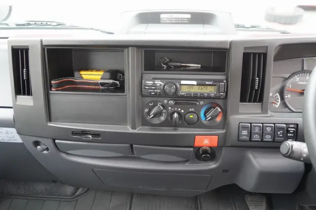 いすゞ エルフ 2RG-NKR88AN(2WD)の写真35