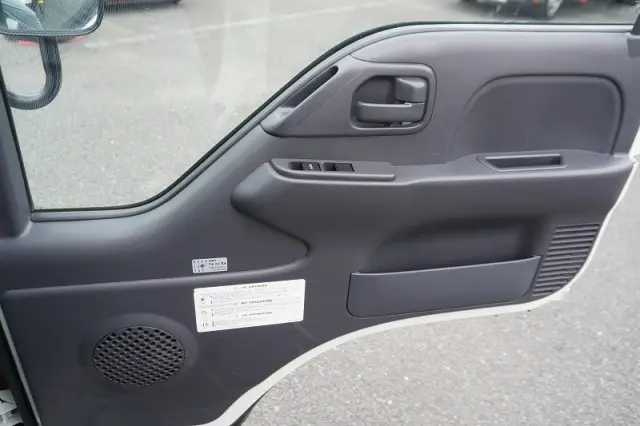 いすゞ エルフ 2RG-NKR88AN(2WD)の写真38