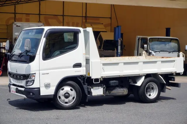 三菱 キャンター 2RG-FBA60(2WD)の写真1