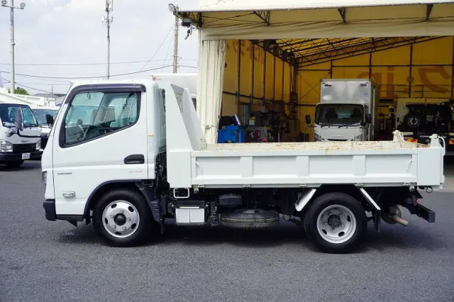 三菱 キャンター 2RG-FBA60(2WD)の写真3