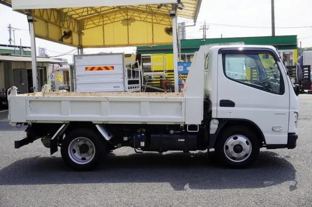 三菱 キャンター 2RG-FBA60(2WD)の写真5