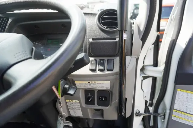 三菱 キャンター 2RG-FBA60(2WD)の写真29
