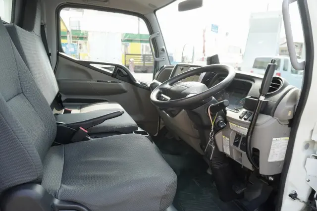 三菱 キャンター 2RG-FBA60(2WD)の写真32