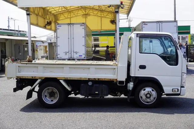 いすゞ エルフ TPG-NJR85AD(2WD)の写真5