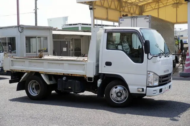いすゞ エルフ TPG-NJR85AD(2WD)の写真6