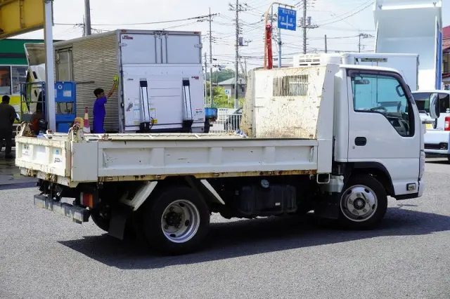 いすゞ エルフ TPG-NJR85AD(2WD)の写真8