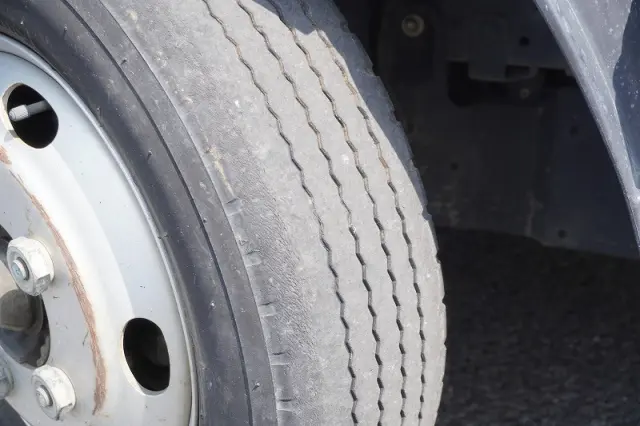 いすゞ エルフ TPG-NJR85AD(2WD)の写真9