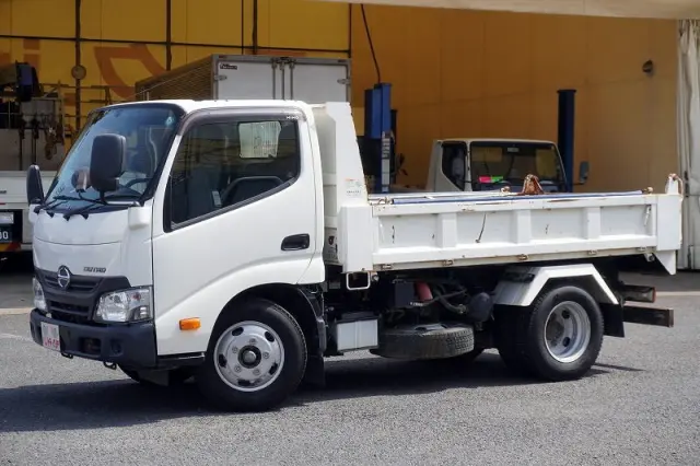 日野 デュトロ TKG-XZU620T(2WD)の写真1