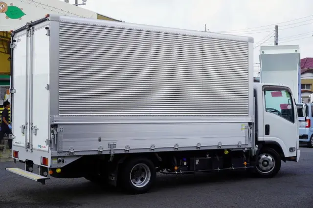 いすゞ エルフ 2RG-NPR88AN(2WD)の写真8