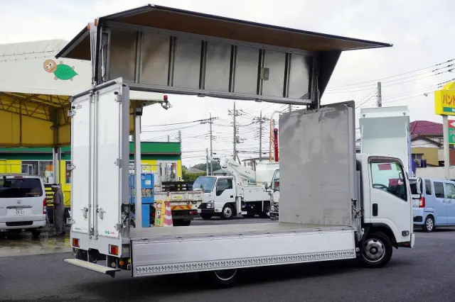 いすゞ エルフ 2RG-NPR88AN(2WD)の写真9