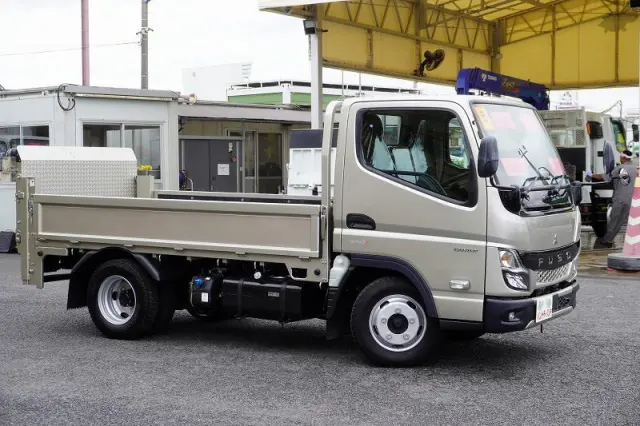 三菱 キャンター 2RG-FBA20(2WD)の写真6