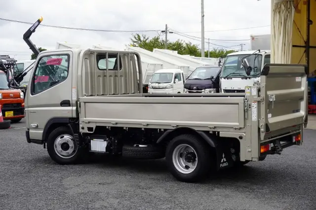 三菱 キャンター 2RG-FBA20(2WD)の写真7