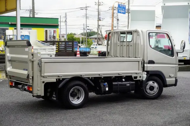 三菱 キャンター 2RG-FBA20(2WD)の写真8