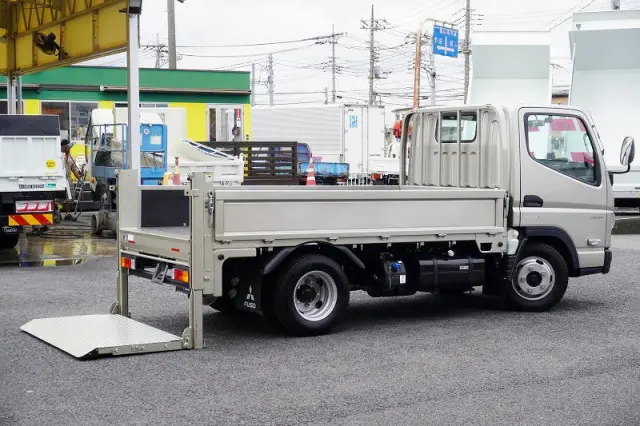 三菱 キャンター 2RG-FBA20(2WD)の写真9