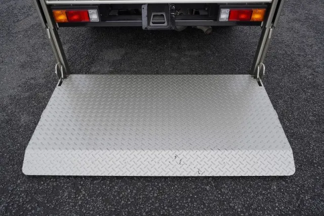 三菱 キャンター 2RG-FBA20(2WD)の写真21
