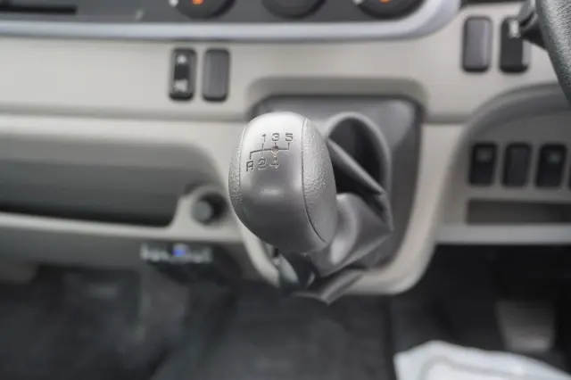 三菱 キャンター 2RG-FBA20(2WD)の写真32