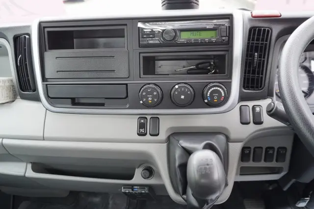 三菱 キャンター 2RG-FBA20(2WD)の写真33