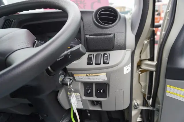 三菱 キャンター 2RG-FBA20(2WD)の写真35