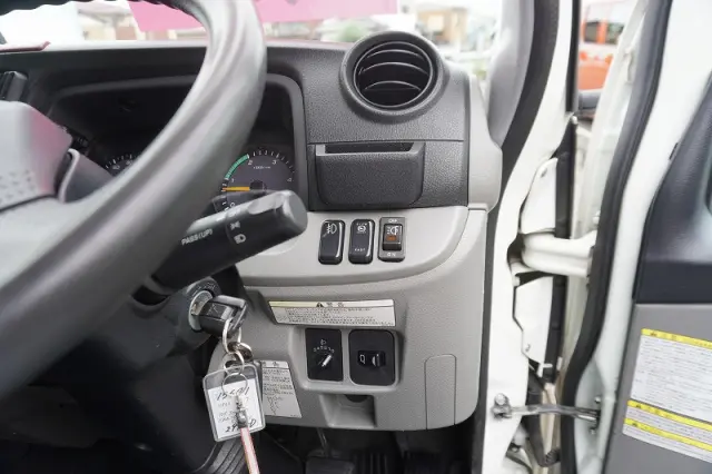 三菱 キャンター TPG-FBA20(2WD)の写真33