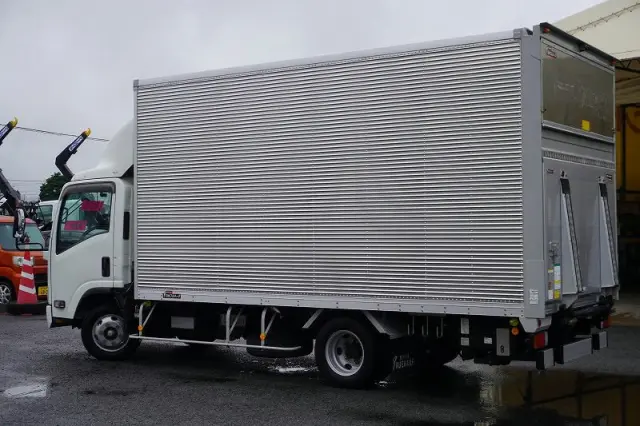 いすゞ エルフ 2PG-NPR88AN(2WD)の写真7