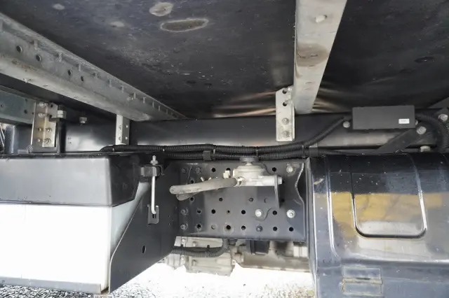 いすゞ エルフ 2PG-NPR88AN(2WD)の写真13