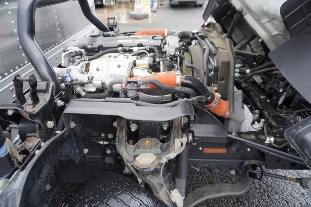 いすゞ エルフ 2PG-NPR88AN(2WD)の写真16