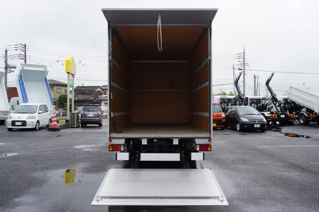 いすゞ エルフ 2PG-NPR88AN(2WD)の写真19