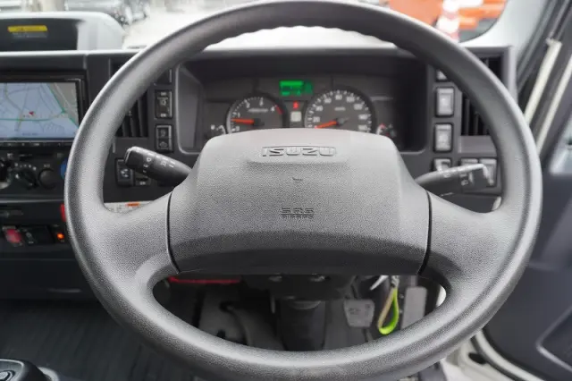 いすゞ エルフ 2PG-NPR88AN(2WD)の写真32