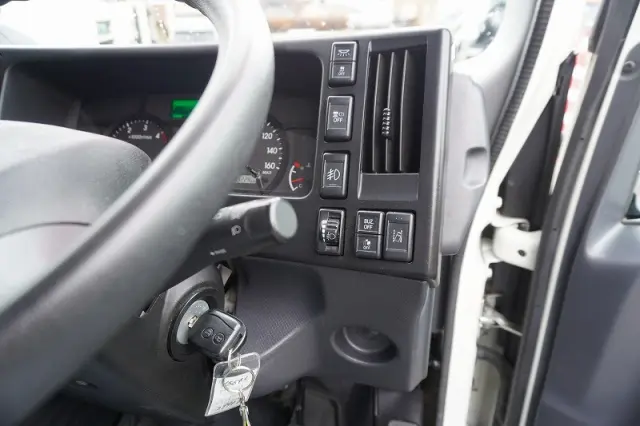 いすゞ エルフ 2PG-NPR88AN(2WD)の写真37