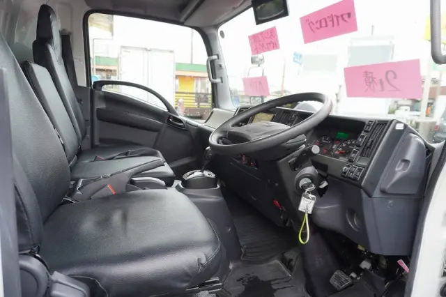 いすゞ エルフ 2PG-NPR88AN(2WD)の写真40