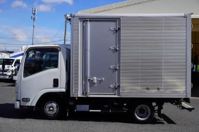 いすゞ エルフ TPG-NLR85AN(2WD)の写真3