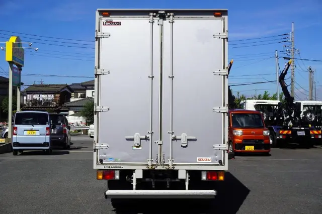 いすゞ エルフ TPG-NLR85AN(2WD)の写真4