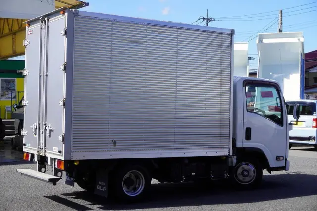 いすゞ エルフ TPG-NLR85AN(2WD)の写真8