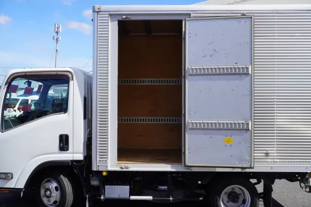いすゞ エルフ TPG-NLR85AN(2WD)の写真17