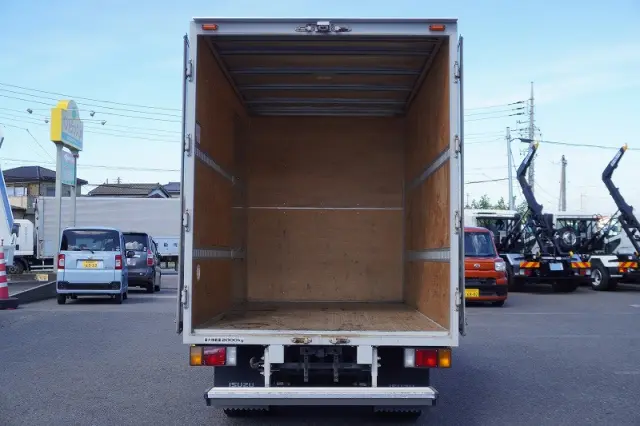 いすゞ エルフ TPG-NLR85AN(2WD)の写真18