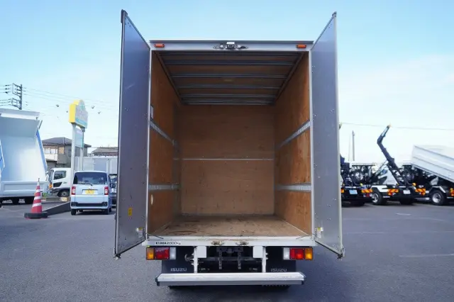 いすゞ エルフ TPG-NLR85AN(2WD)の写真23