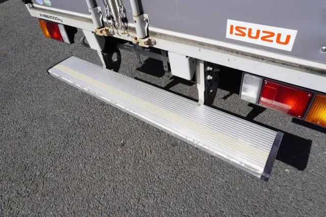いすゞ エルフ TPG-NLR85AN(2WD)の写真26
