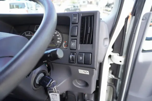 いすゞ エルフ TPG-NLR85AN(2WD)の写真33