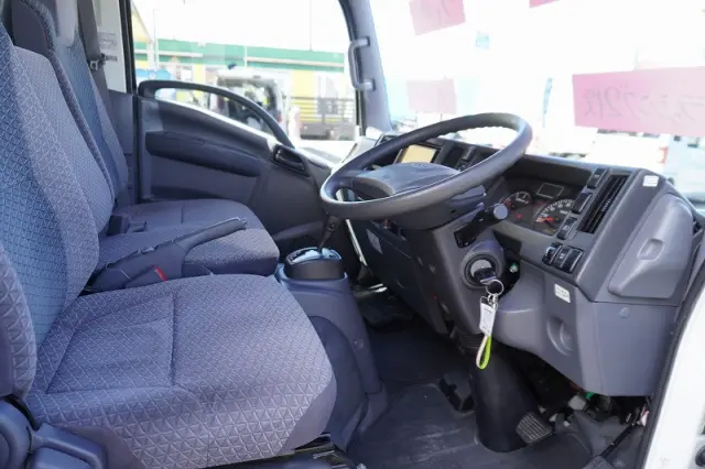 いすゞ エルフ TPG-NLR85AN(2WD)の写真36