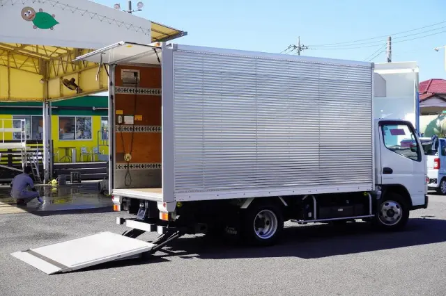 三菱 キャンター TPG-FEA50(2WD)の写真9