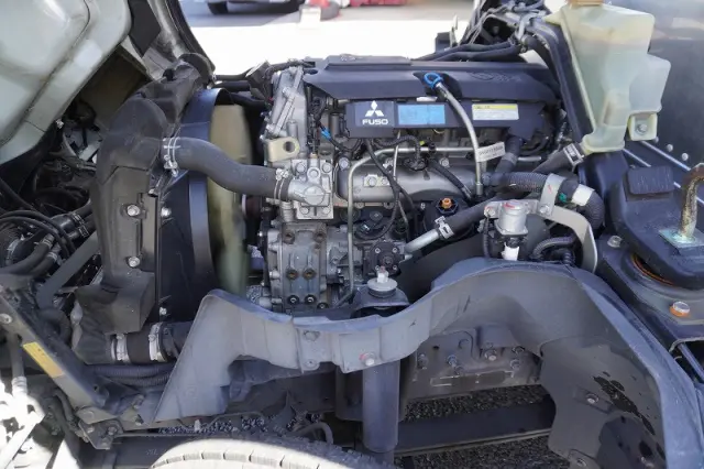 三菱 キャンター TPG-FEA50(2WD)の写真15
