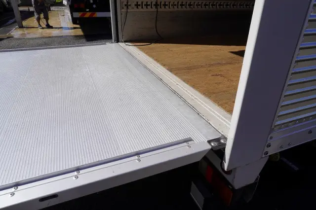 三菱 キャンター TPG-FEA50(2WD)の写真29