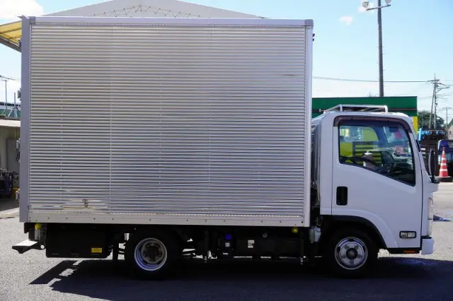 いすゞ エルフ 2RG-NLR88AN(2WD)の写真5